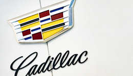 推新车还是走老路？凯迪拉克驶向岔路口