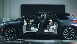 再一次“为梦想窒息”：售价超200万，贾跃亭至少要卖5000辆才能还清欠款