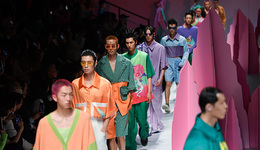 世界不会好了，不如用多巴胺穿搭让自己快乐一点？