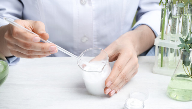 做一款专属自己的粉底液和护肤品有多贵？