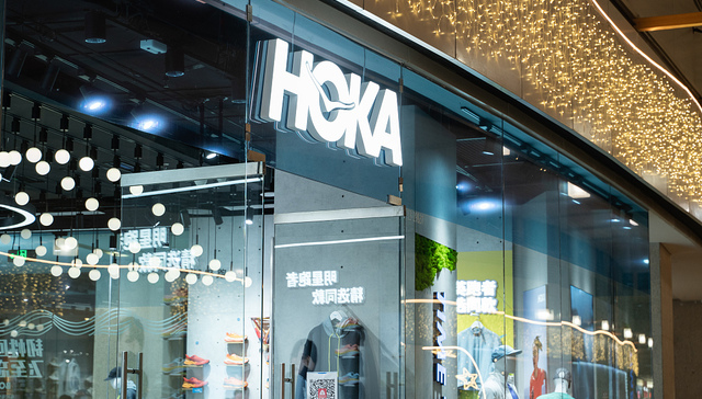 带动母公司Deckers Brands年营收增长近两成，HOKA还能“狂飙”多久？