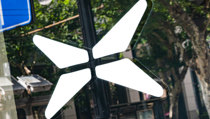 何小鹏,小鹏汽车,销量,业绩,王凤英