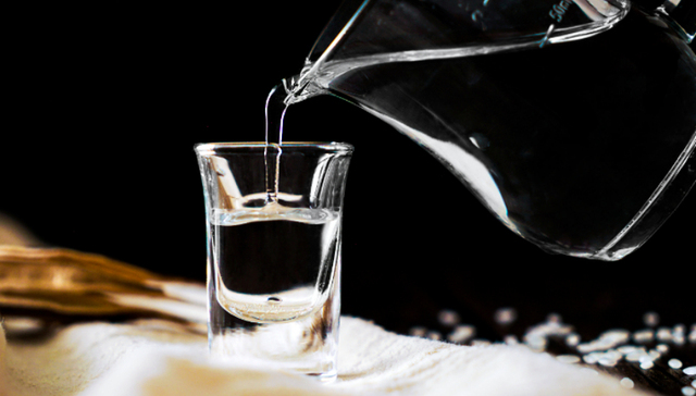 白酒,消费趋势,资本市场,五粮液,泸州老窖,业绩,股价