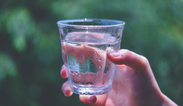 饮水机“退烧”，净水器火热？