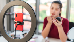 電商平臺爭搶頭部主播，李佳琦羅永浩辛巴誰更吸金？