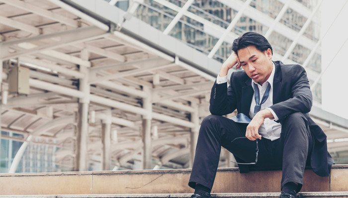 民企吸引力降温，本科生脱产考公比例五年翻番