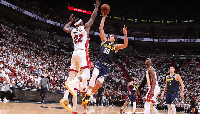 NBA总决赛G4客场再胜热火，掘金拿到冠军点