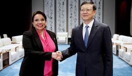 陳吉寧會見洪都拉斯總統(tǒng)卡斯特羅