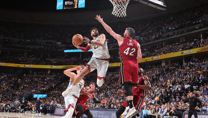 队史首次总决赛便登顶，掘金夺得NBA总冠军