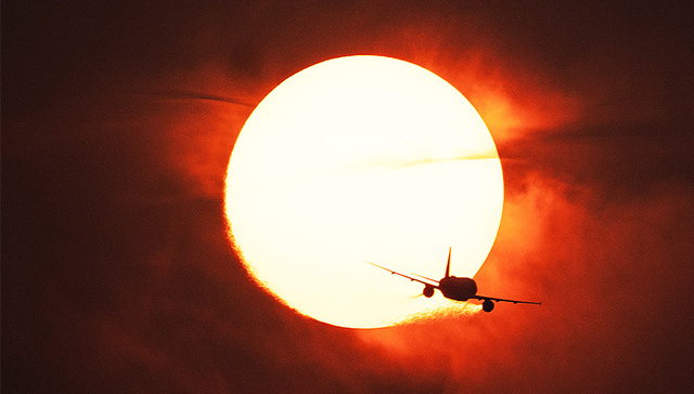 【图集】加拿大正遭遇本世纪以来最严重野火季，烟雾影响可能持续数月