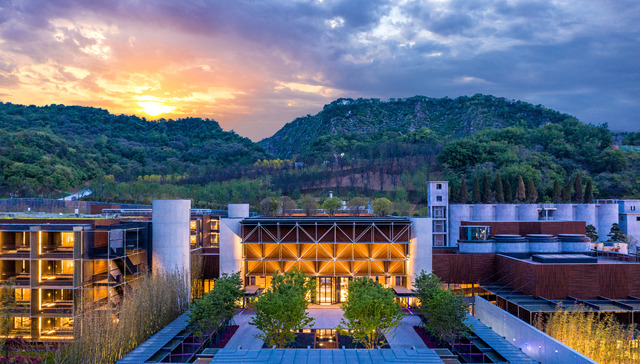 当工业风遇上江南园林，南京珺懋酒店演绎百年水泥厂的潮酷新生