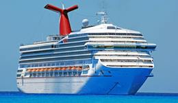 国产大型邮轮出坞：老玩家、新势力“再掀风云”