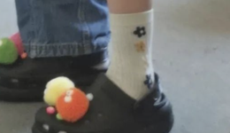 小紅書女孩，正在集體加入“洞門”