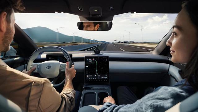 蔚来打出增长组合拳：ET5旅行版与ET5同价，全系车型价格下调3万