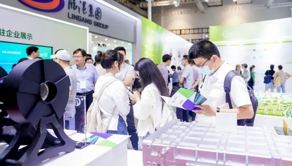 携“国际氢能谷”参展，临港集团成园区双碳经济先行者