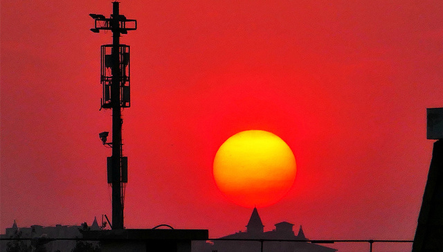 【图集】聚焦全国天气：南方“龙舟水”，北方正高温