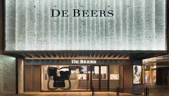 高级珠宝更依赖内地有钱人了，这从戴比尔斯在香港开的新店就能看出来