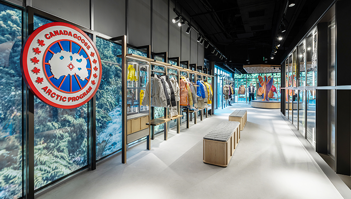 加拿大鹅北京三里屯太古里旗舰店焕新启幕，dunhill推出经典AQUARIUM台式打火机｜是日美好事物