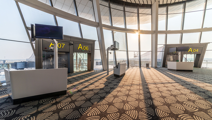 部分机场“一证通关”变为强制刷身份证登机，有悖无纸化服务便民初衷