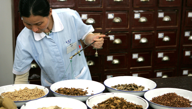 中成药国家集采开标，多个知名产品价格腰斩