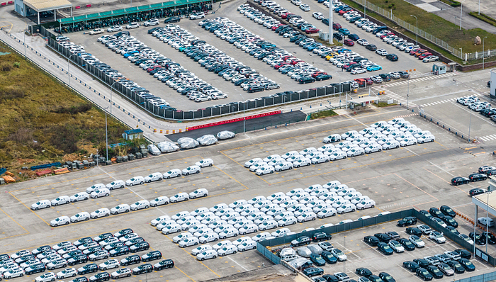 盘前机会前瞻|成都发布重磅消息！2025年汽车产业规模力争达到3000亿元，这些公司值得关注(附概念股)