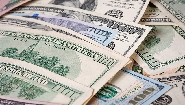 人民币对美元再破7.2，稳汇率关键在稳经济