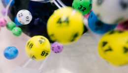 “少走20年弯路”？00后开起彩票站