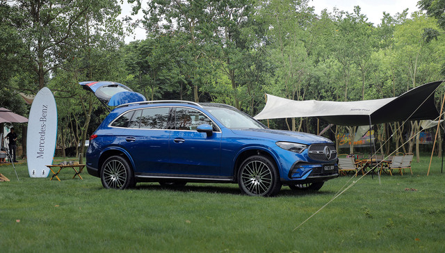 全新梅赛德斯-奔驰长轴距GLC SUV兼具智能与豪华，实力全面升级