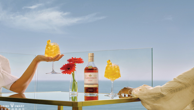 黄酒品牌“慢宋”与“上下”推出联名礼盒，馥华诗开启“共馥诗邑人生”线上线下打卡活动 ｜美食情报