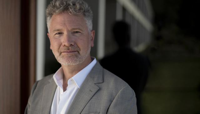 【十问世界经济学人①】专访亚当·图兹：我们正在进入一个“多重危机”的时代