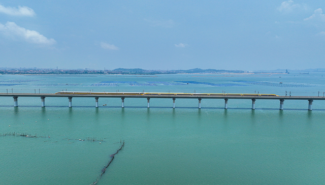 时速400公里高铁列车研发新进展：测试速度已达453km/h