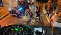 亲历者讲述法国骚乱：载有40余名中国游客大巴在马赛遇袭