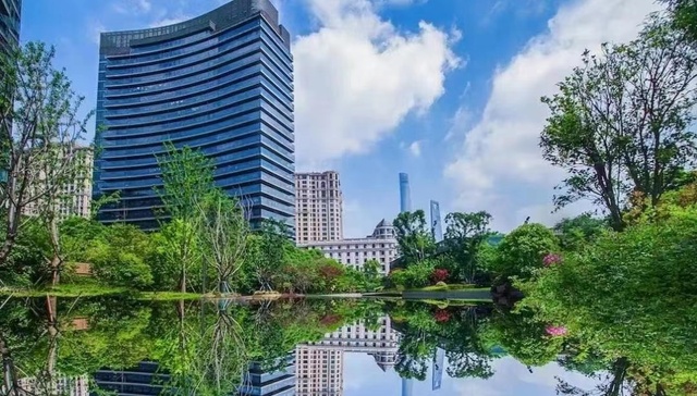 34万/平、总价1.58亿，得物创始人杨冰被传拍下上海顶豪