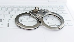 法治面 | 人大學(xué)生信息被泄露 ，該追究哪些法律責(zé)任？