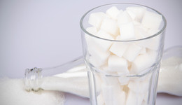 既向往又恐惧，我们对阿斯巴甜与糖为何感受复杂？| 专访