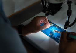 歌尔股份净利润暴跌7成，与苹果渐行渐远的山东富豪如何自救？