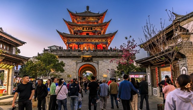 地方新闻精选 | 大理将对恶意抹黑旅游形象行为追责 山西要求矿工每次下井都须携带自救器