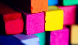 “多巴胺穿搭”爆火，消費(fèi)市場需要簡單的快樂