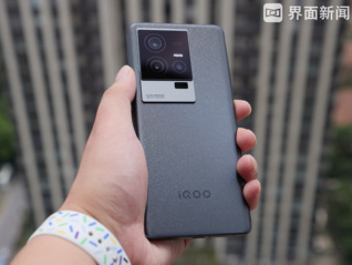 iQOO 11S体验：游戏表现出彩，可能是最强直屏手机