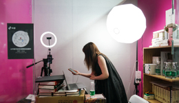 电商直播间，追剧新“乐土”？