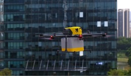 美團(tuán)參展WAIC發(fā)布第四代無人機，雨雪風(fēng)天氣也能配送