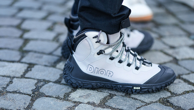 巴黎时装周新品运动鞋扎堆，高奢想抢运动品牌的市场