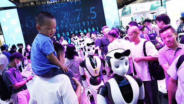 【图集】AI图像生成，特斯拉人形机器人：直击2023世界人工智能大会现场