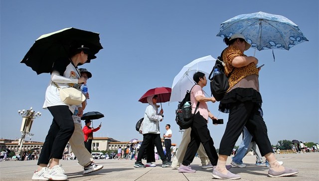 京津冀三省市同发高温红警，河北多地气温攀上43℃