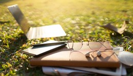 直通部委 | 我国接受高等教育人口达2.4亿人 民航局：从严从快从重打击“机闹”