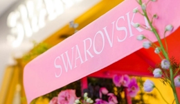 消费者捂紧钱包，“钻石”平替施华洛世奇还能走多远？