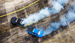 《巔峰極速》上線(xiàn)霸榜一周，網(wǎng)易能撼動(dòng)騰訊競(jìng)速手游王位嗎？