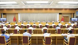 事關(guān)全會(huì)精神落實(shí)和下半年工作推進(jìn)，市委季度工作會(huì)議舉行，陳吉寧點(diǎn)評條塊工作并作部署