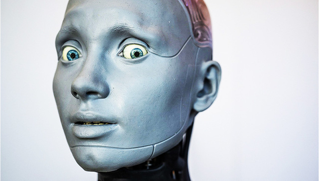 每周奇趣掠影丨瑞士召开世界上首场“人机”新闻发布会，机器人称“不会反抗人类”