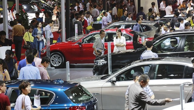 中汽协紧急调整承诺书背后，头部汽车公司掌握价格主动权